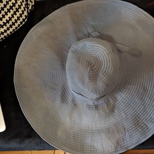 Coolibar gray sun hat